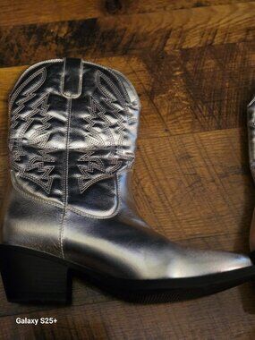UNIONBAY DOLLY COWGIRL BOOTS - SIZE 10